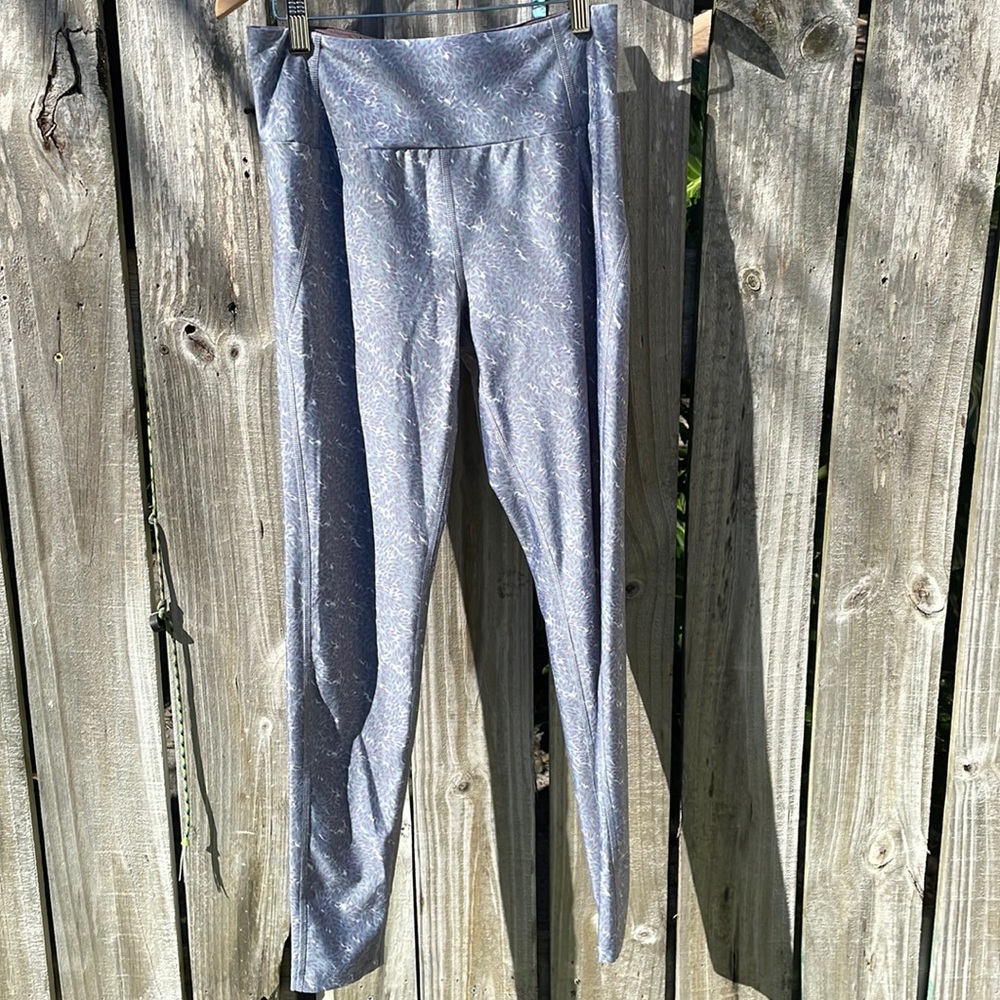 Maaji Leaf Motif Leggings Sz Large EUC